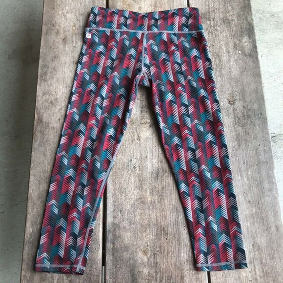 Fabletics Womens Leggings Size XS Salar Printed PowerHold Capris Chevron‎ - Picture 6 of 8